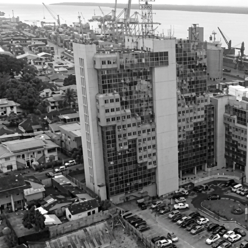 Bolloré entre le port sec et le « port clandestin »