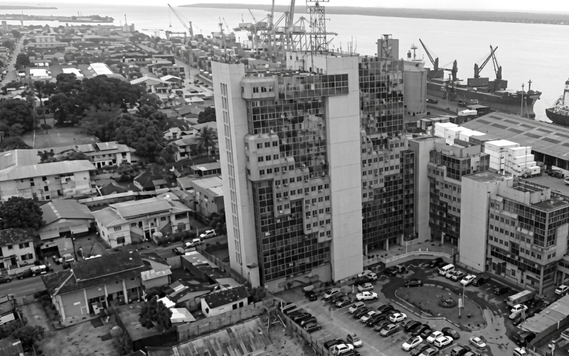 Bolloré entre le port sec et le « port clandestin »